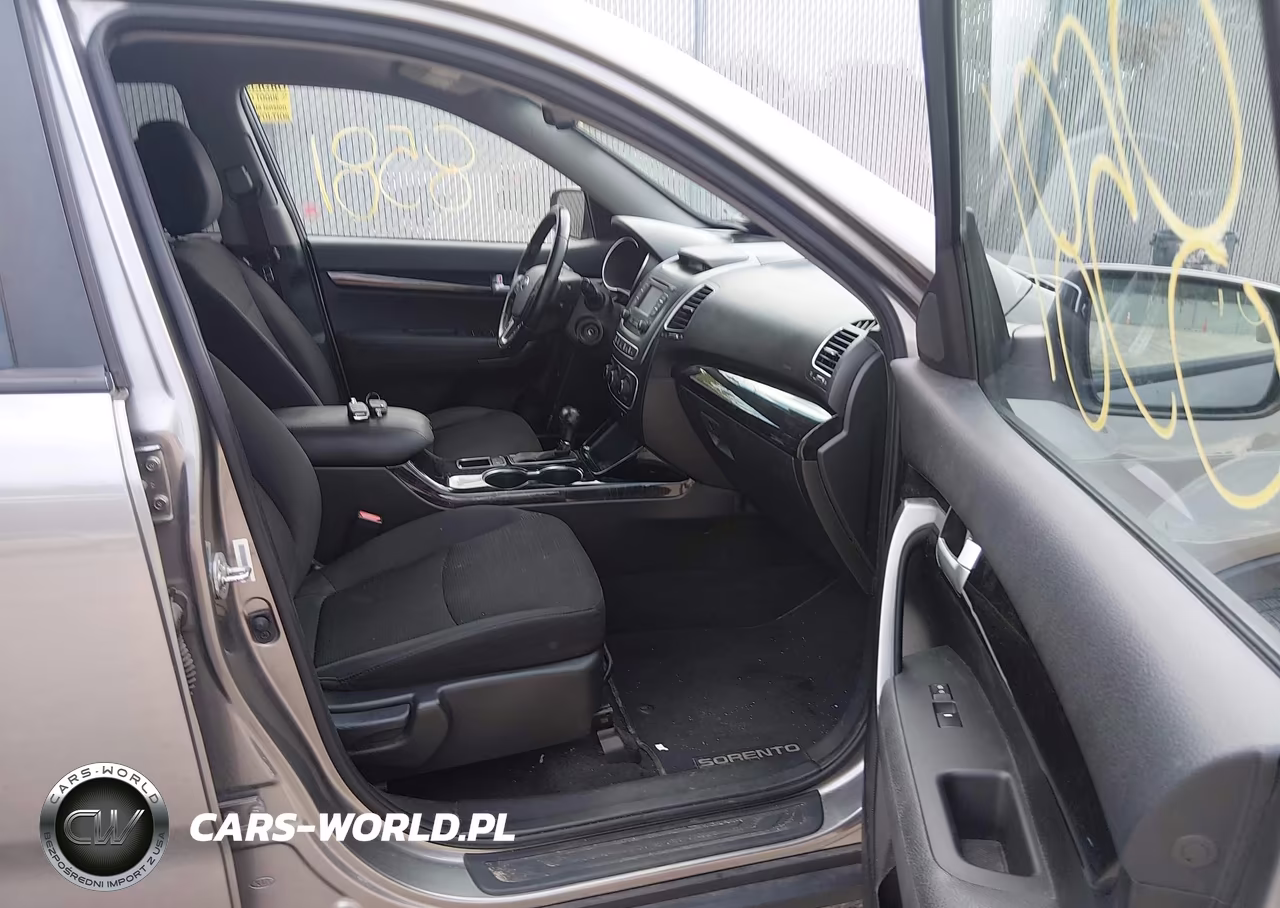 2015 Kia Sorento Lx VIN:5XYKTCA63FG592260 - 5
