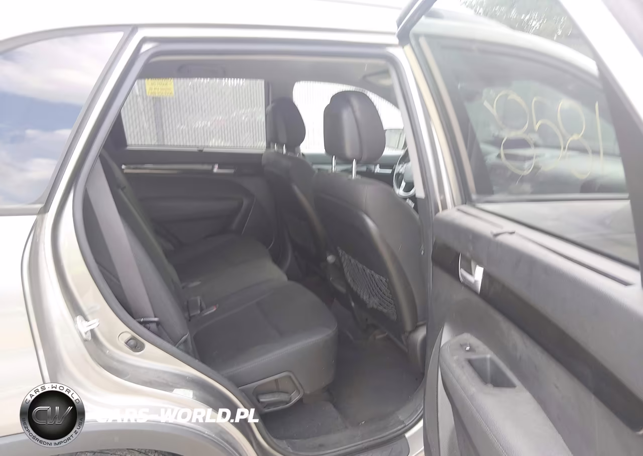 2015 Kia Sorento Lx VIN:5XYKTCA63FG592260 - 8