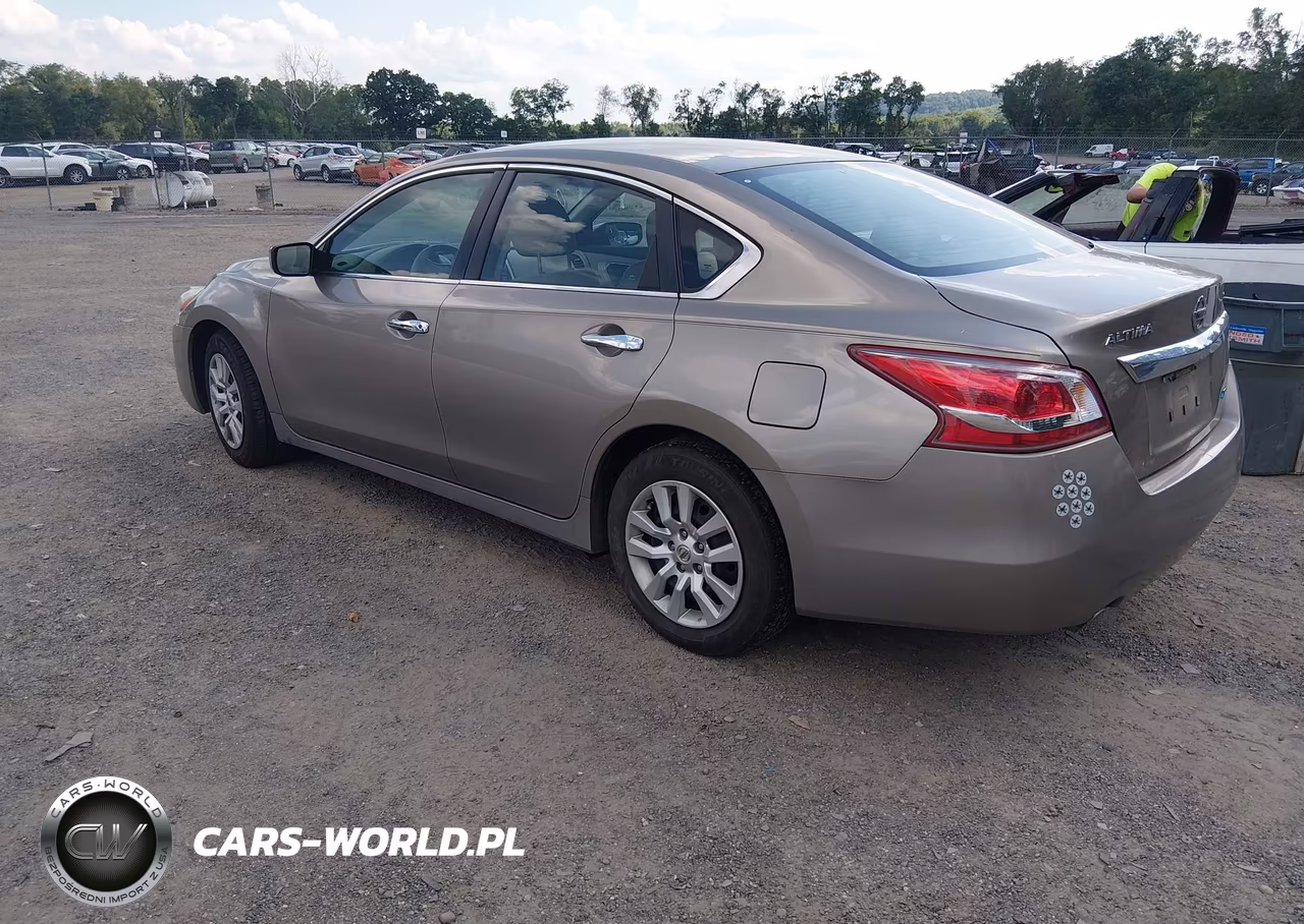 2014 Nissan Altima 2.5 S VIN:1N4AL3AP9EC104104 - 3