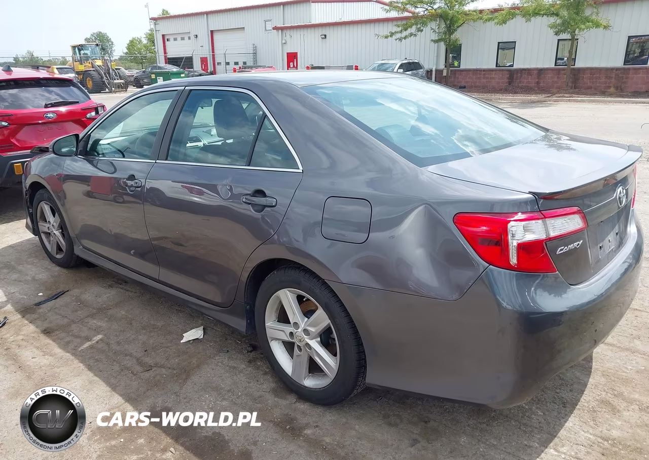 2014 Toyota Camry Se VIN:4T1BF1FK9EU785054 - 3