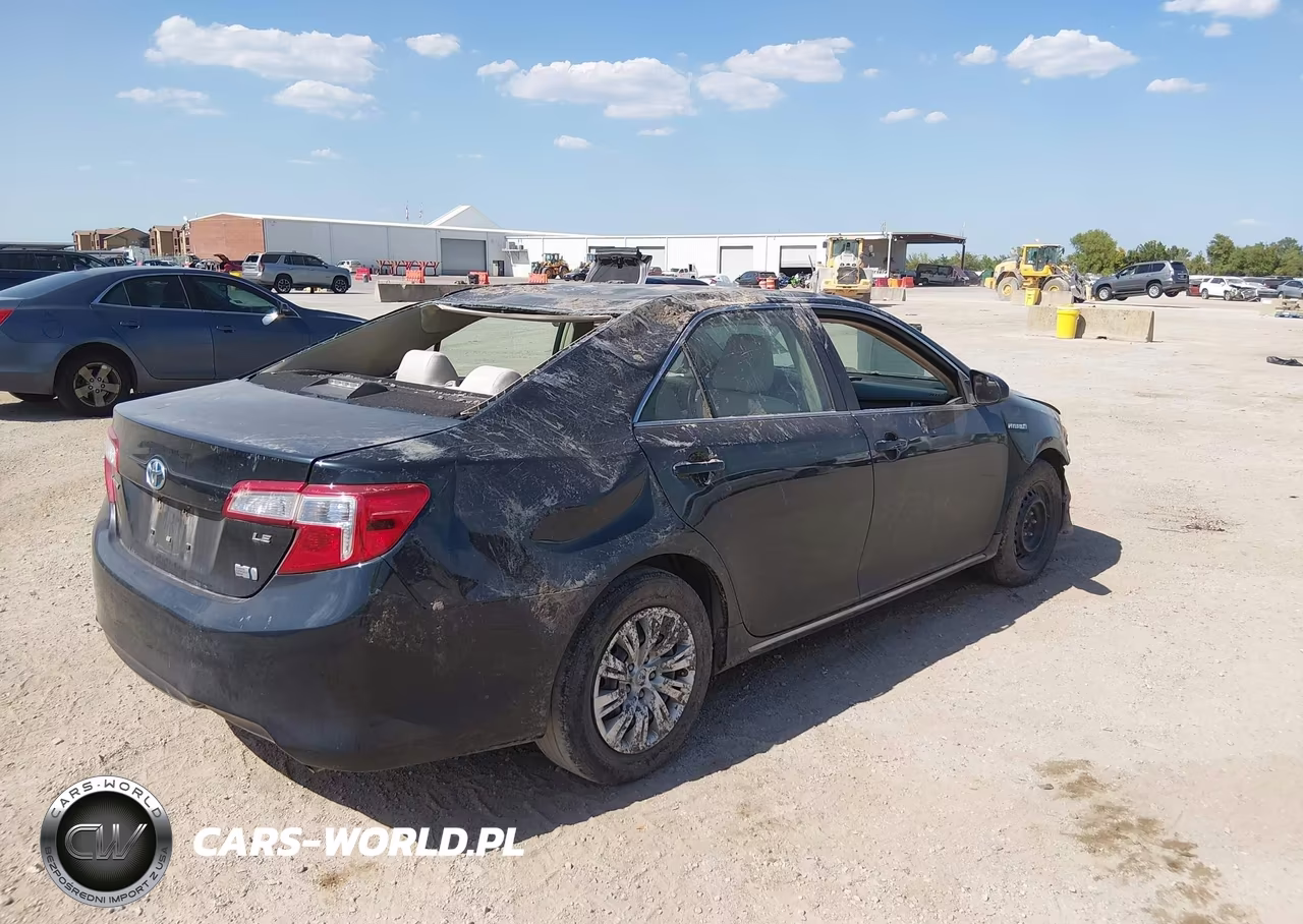 2014 Toyota Camry Hybrid Le VIN:4T1BD1FK0EU141352 - 4