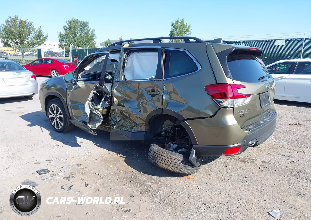 2023 Subaru Forester Limited VIN:JF2SKAPC6PH549045 - 3