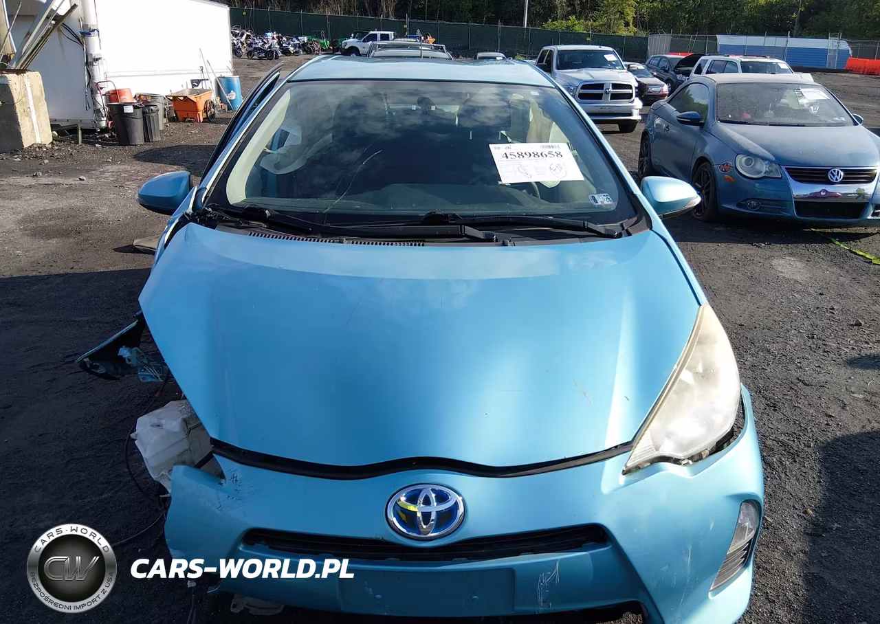 2013 Toyota Prius C Three VIN:JTDKDTB3XD1050023 - 12
