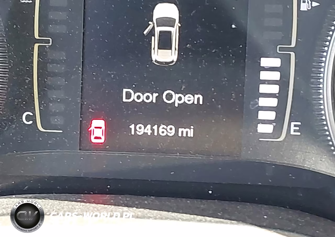 2015 Jeep Cherokee Latitude VIN:1C4PJMCS9FW509946 - 15