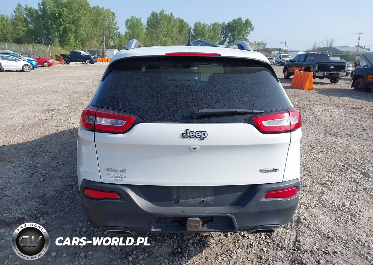 2015 Jeep Cherokee Latitude VIN:1C4PJMCS9FW509946 - 16
