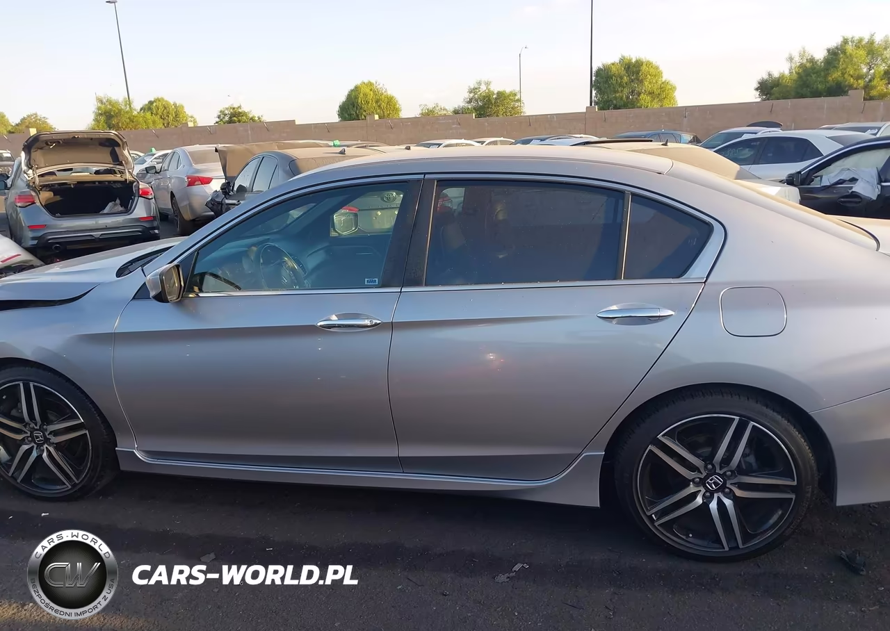 2016 Honda Accord Sport VIN:1HGCR2F52GA100575 - 15