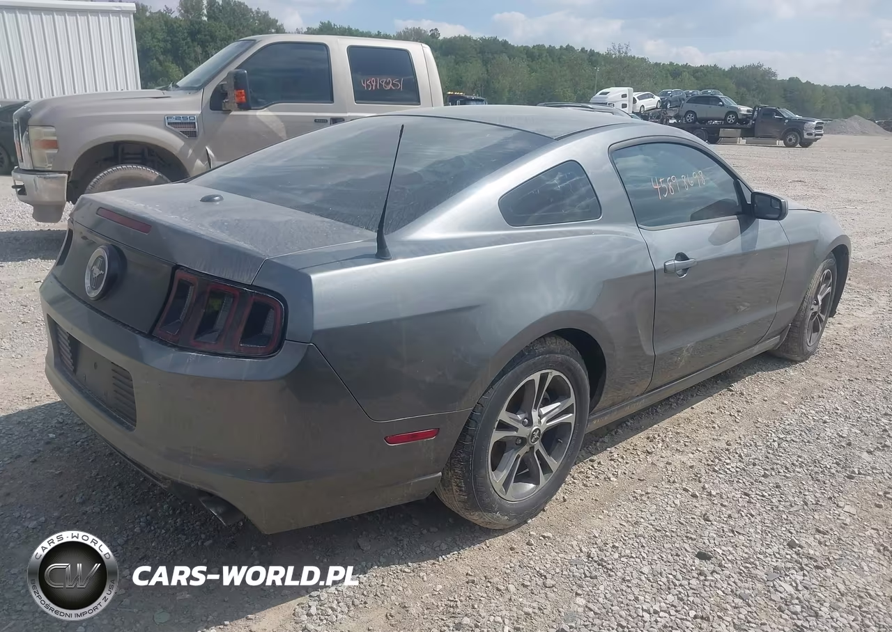 2014 Ford Mustang V6 Premium VIN:1ZVBP8AM0E5272138 - 4