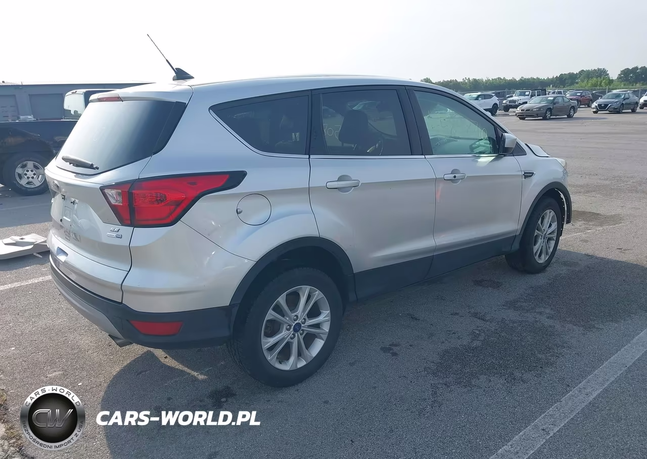 2019 Ford Escape Se VIN:1FMCU9G96KUC08613 - 4