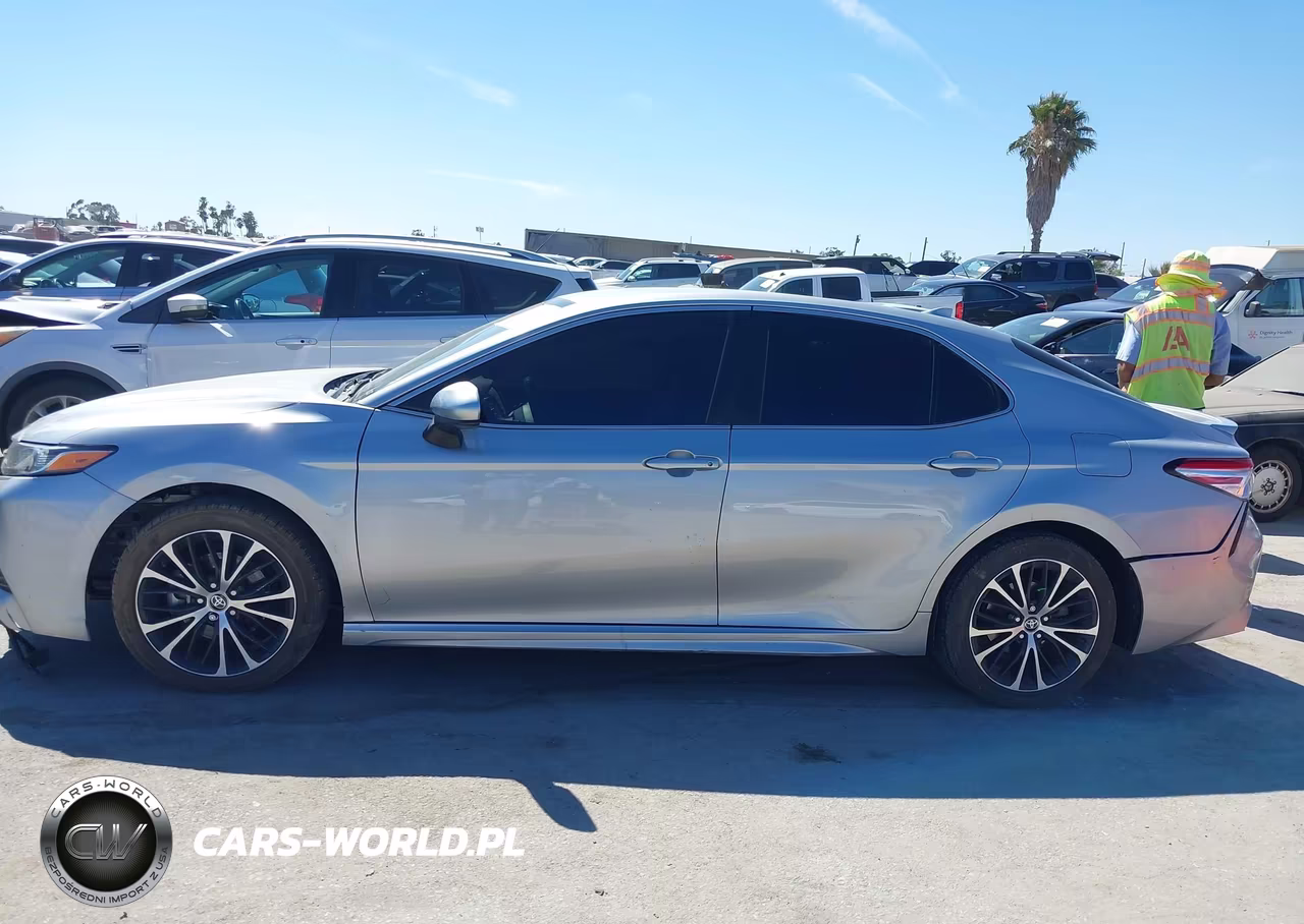 2020 Toyota Camry Se VIN:4T1G11AK3LU959354 - 13