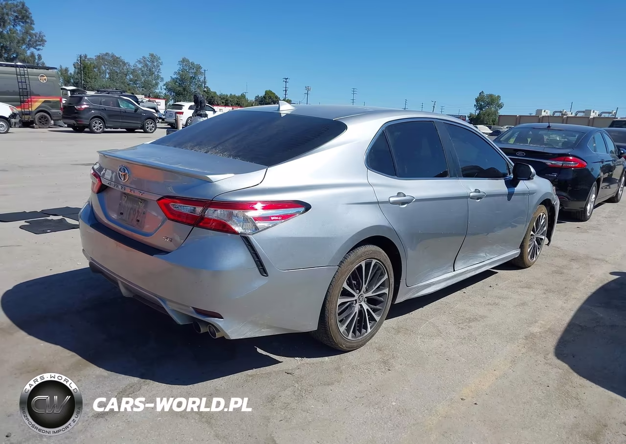 2020 Toyota Camry Se VIN:4T1G11AK3LU959354 - 4