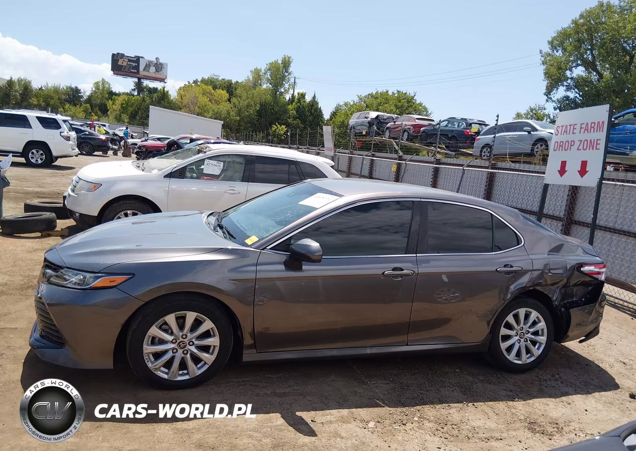2018 Toyota Camry Le VIN:4T1B11HK3JU006494 - 14
