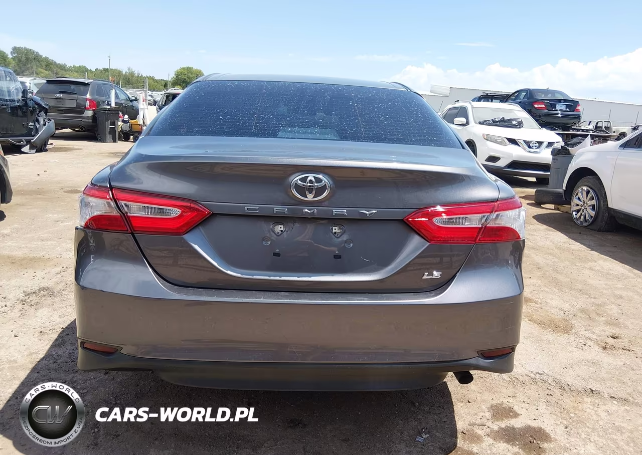 2018 Toyota Camry Le VIN:4T1B11HK3JU006494 - 16