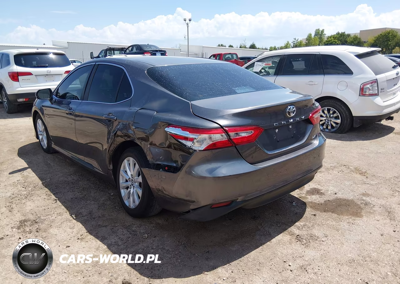 2018 Toyota Camry Le VIN:4T1B11HK3JU006494 - 3