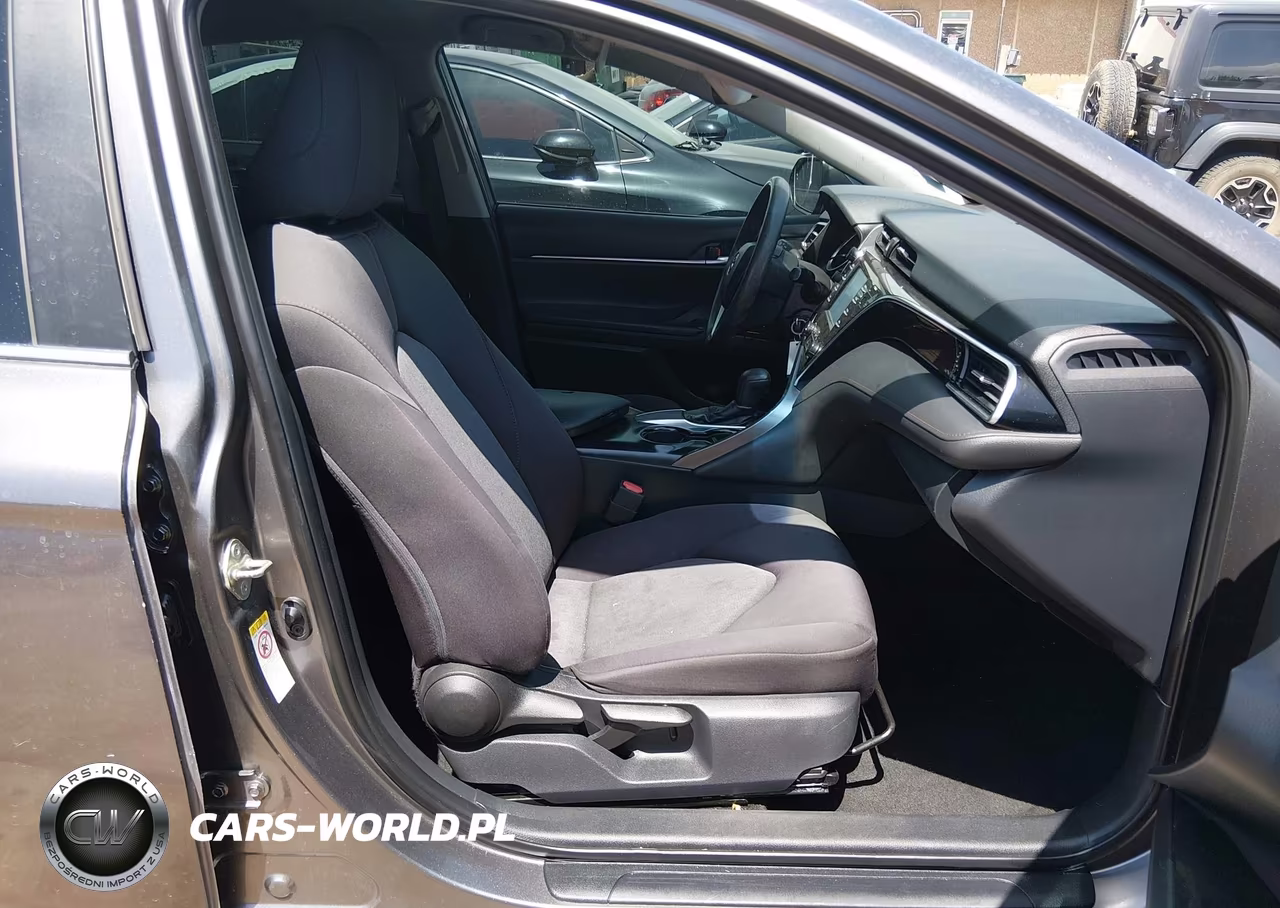 2018 Toyota Camry Le VIN:4T1B11HK3JU006494 - 5