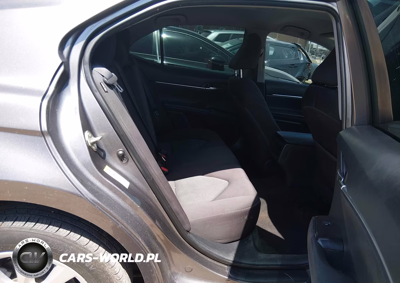 2018 Toyota Camry Le VIN:4T1B11HK3JU006494 - 8