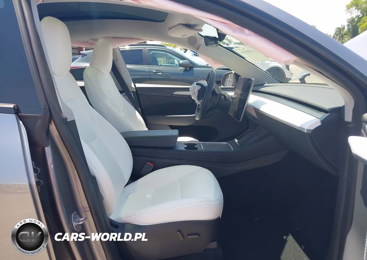 2024 Tesla Model Y Long Range Dual Motor All-Wheel Drive VIN:7SAYGDEE4RA303226 - 5