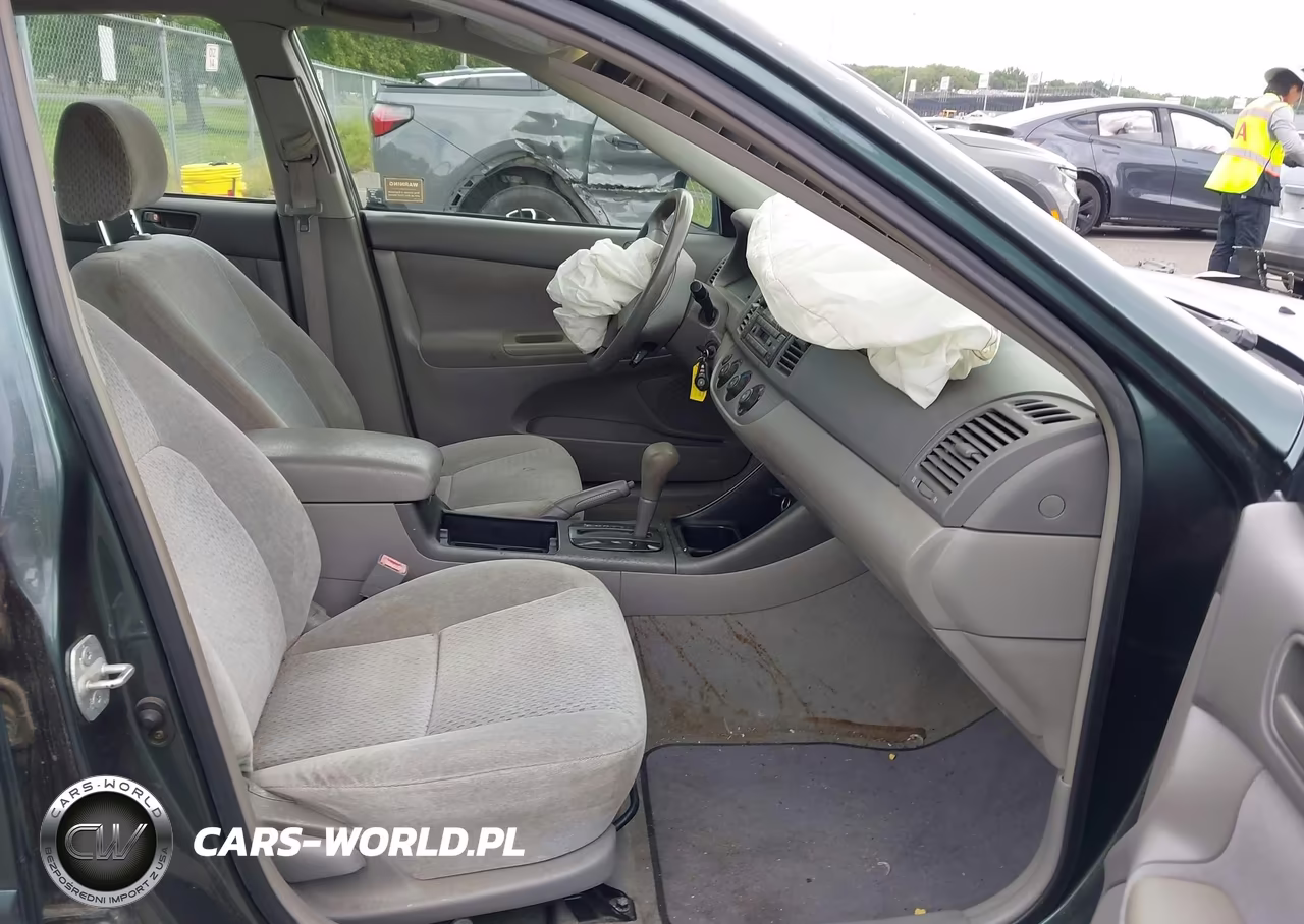 2003 Toyota Camry Le VIN:4T1BE32K23U683712 - 5
