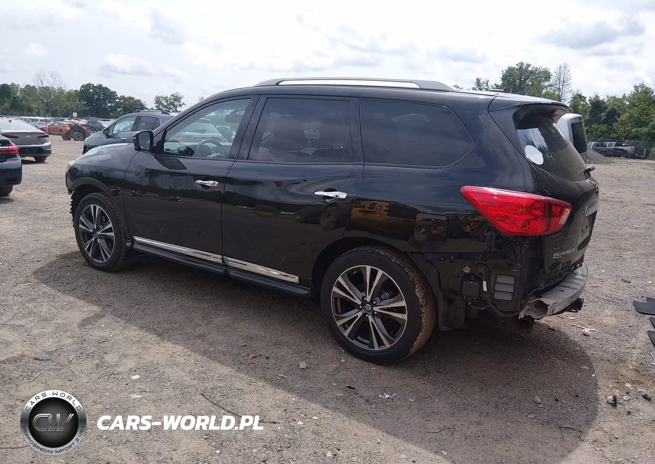 2017 Nissan Pathfinder Platinum VIN:5N1DR2MM8HC623422 - 3