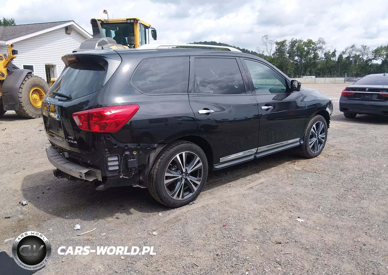 2017 Nissan Pathfinder Platinum VIN:5N1DR2MM8HC623422 - 4