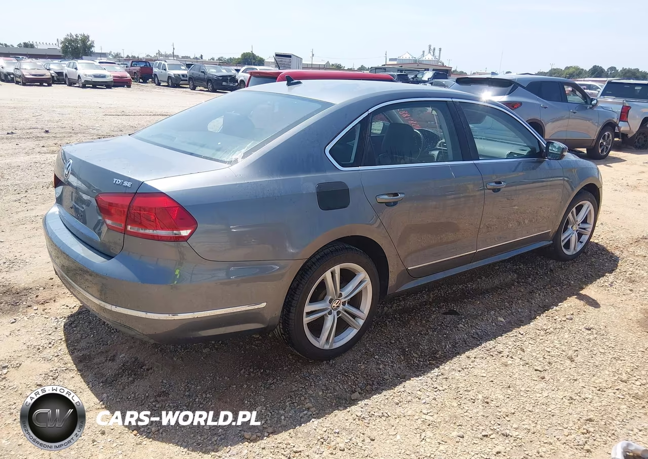 2013 Volkswagen Passat VIN:1VWBN7A36DC071037 - 4