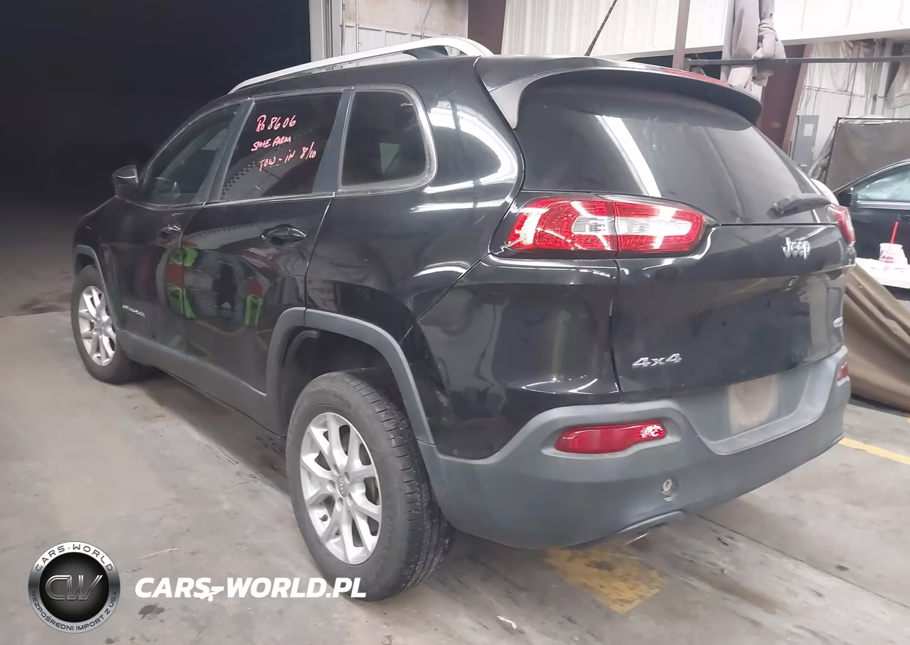 2015 Jeep Cherokee Latitude VIN:1C4PJMCB4FW772099 - 3