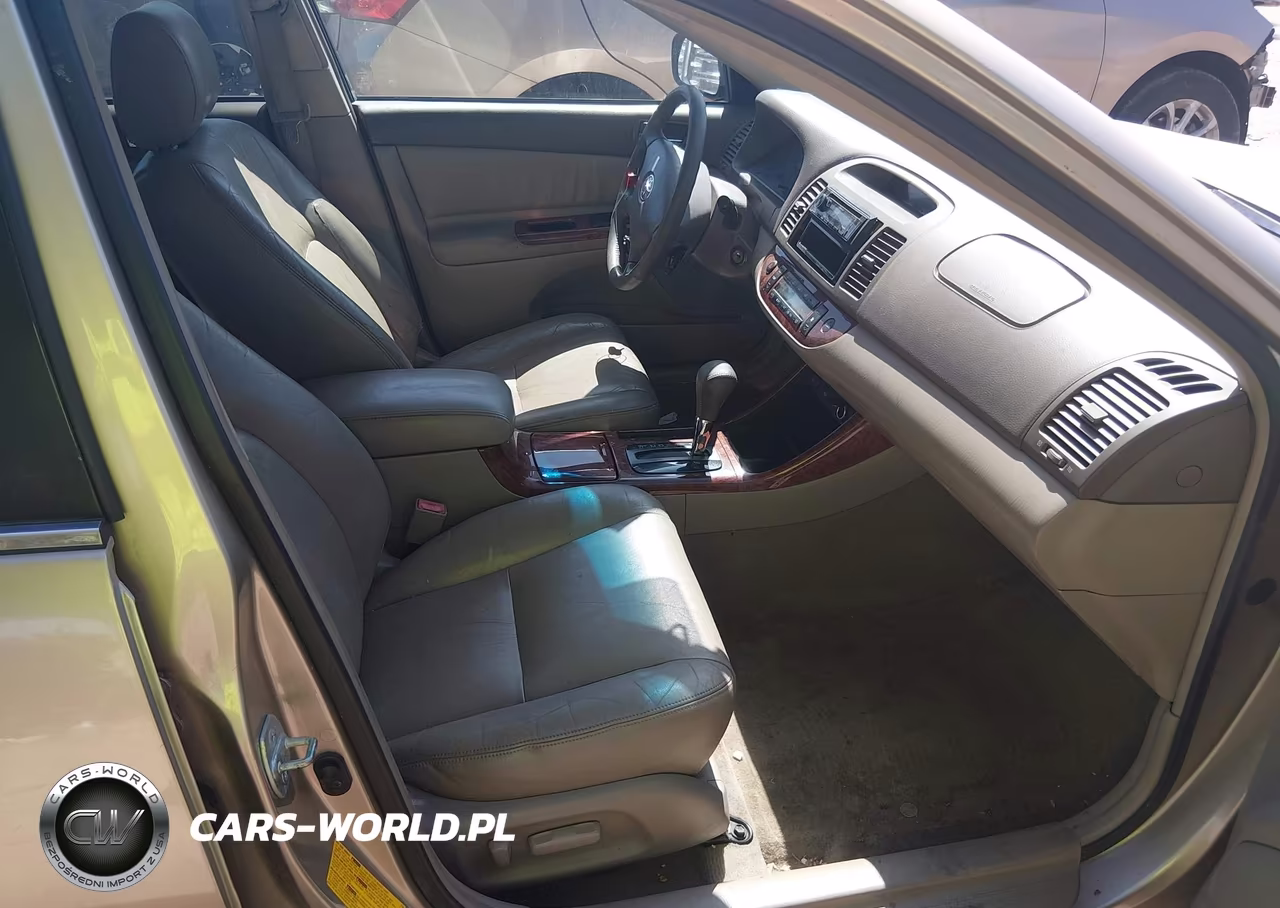 2002 Toyota Camry Xle VIN:JTDBF30K720035535 - 5