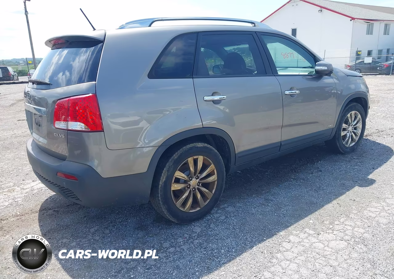 2011 Kia Sorento Ex V6 VIN:5XYKUDA28BG121120 - 4