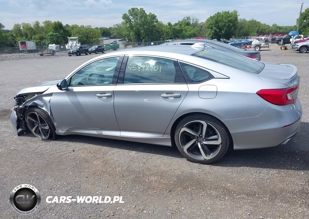 2018 Honda Accord Sport VIN:1HGCV1E3XJA034595 - 14