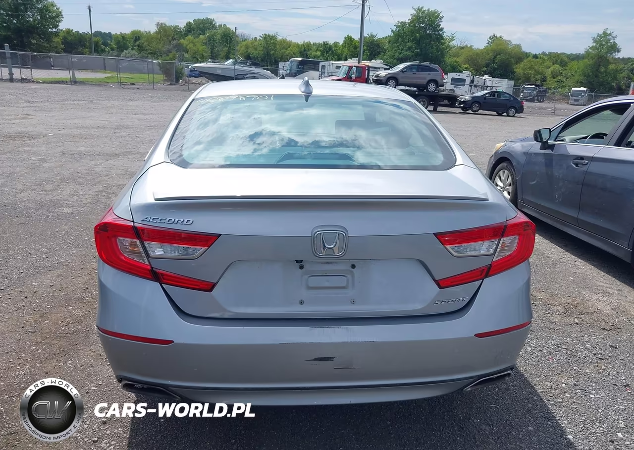 2018 Honda Accord Sport VIN:1HGCV1E3XJA034595 - 16