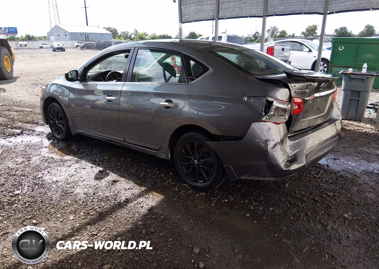 2018 Nissan Sentra S VIN:3N1AB7AP0JY246592 - 3