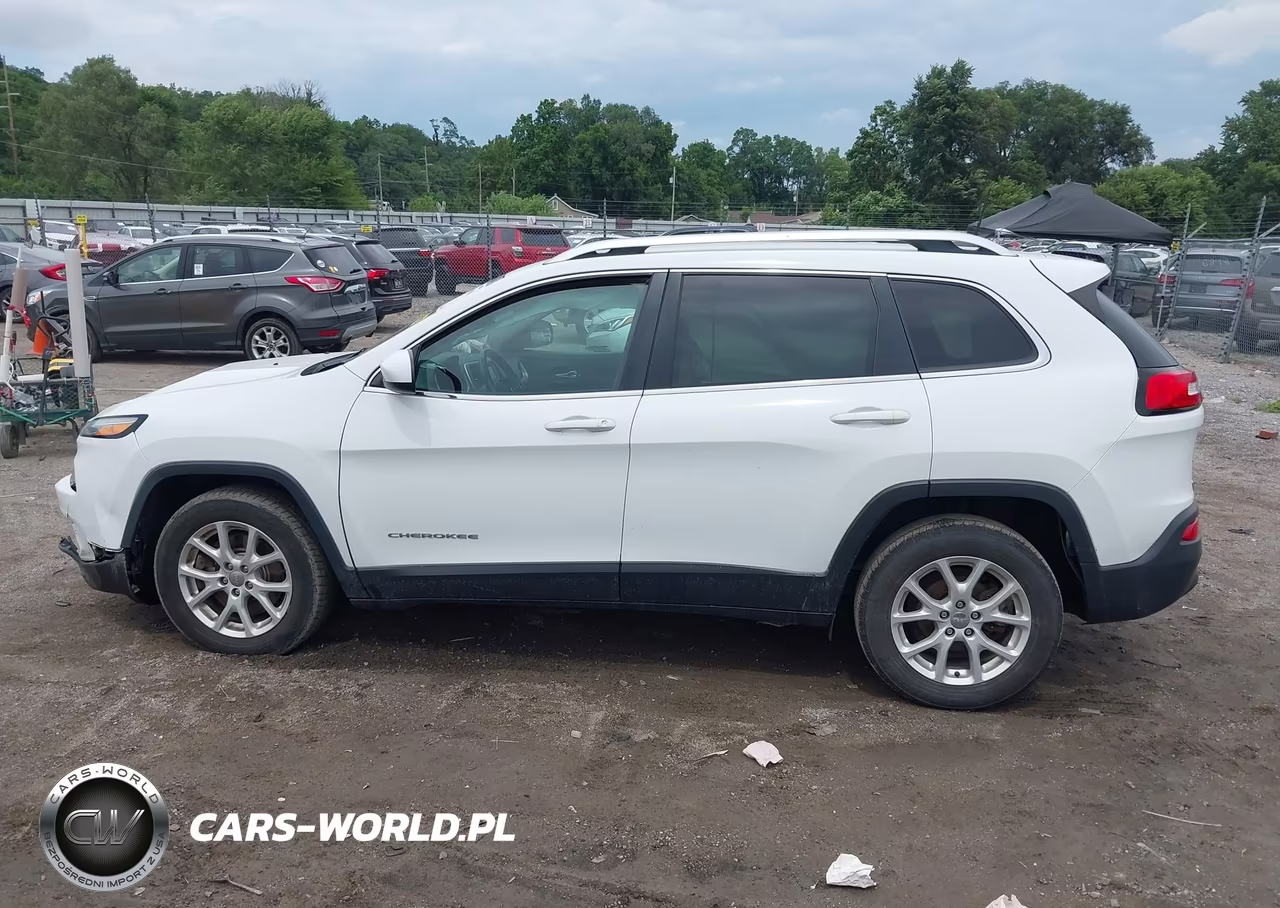 2016 Jeep Cherokee Latitude VIN:1C4PJLCB7GW356138 - 14