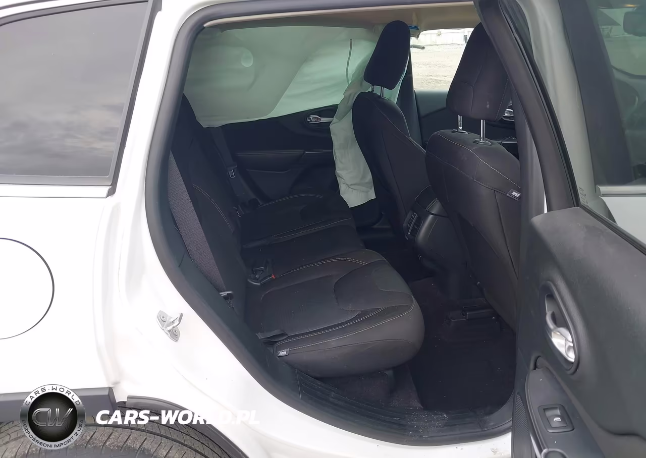 2016 Jeep Cherokee Latitude VIN:1C4PJLCB7GW356138 - 8