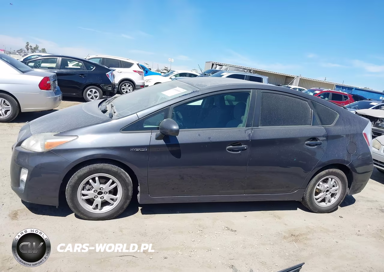 2011 Toyota Prius Two VIN:JTDKN3DU4B1420110 - 14