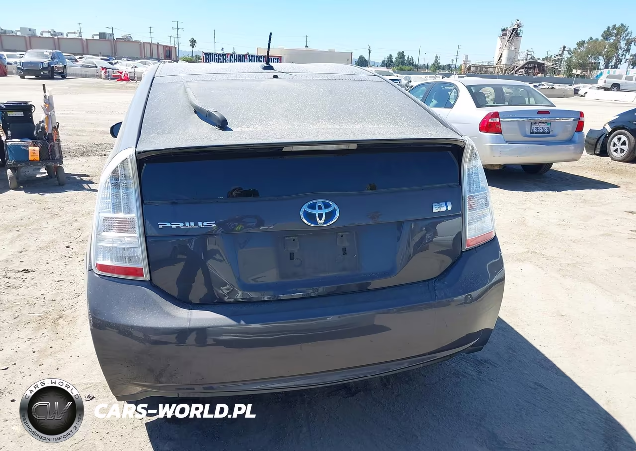 2011 Toyota Prius Two VIN:JTDKN3DU4B1420110 - 16