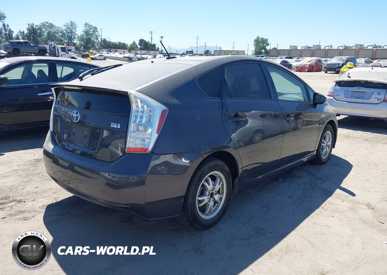 2011 Toyota Prius Two VIN:JTDKN3DU4B1420110 - 4