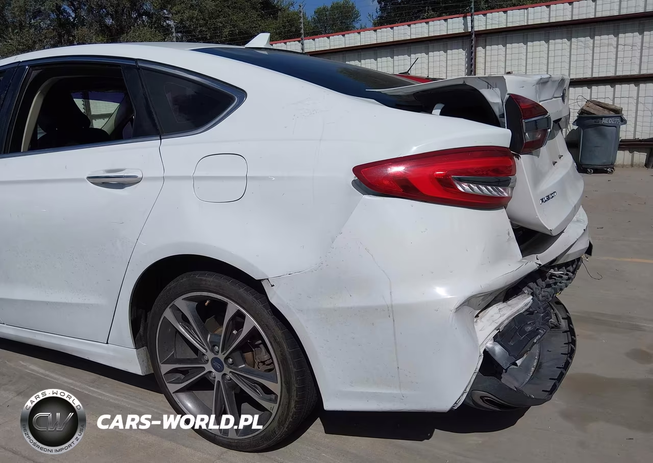 2019 Ford Fusion Titanium VIN:3FA6P0D90KR140928 - 16
