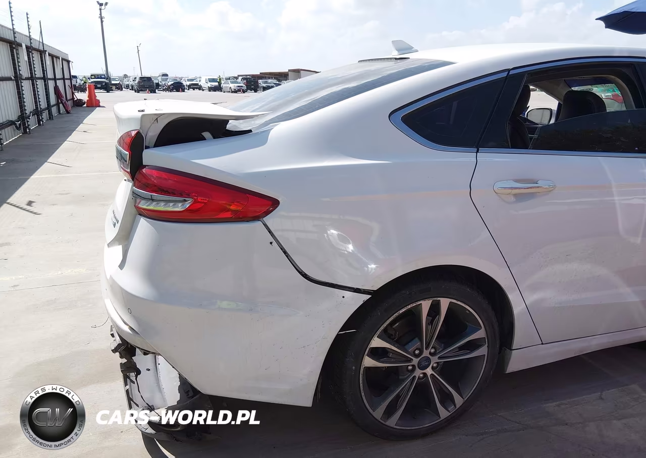 2019 Ford Fusion Titanium VIN:3FA6P0D90KR140928 - 17