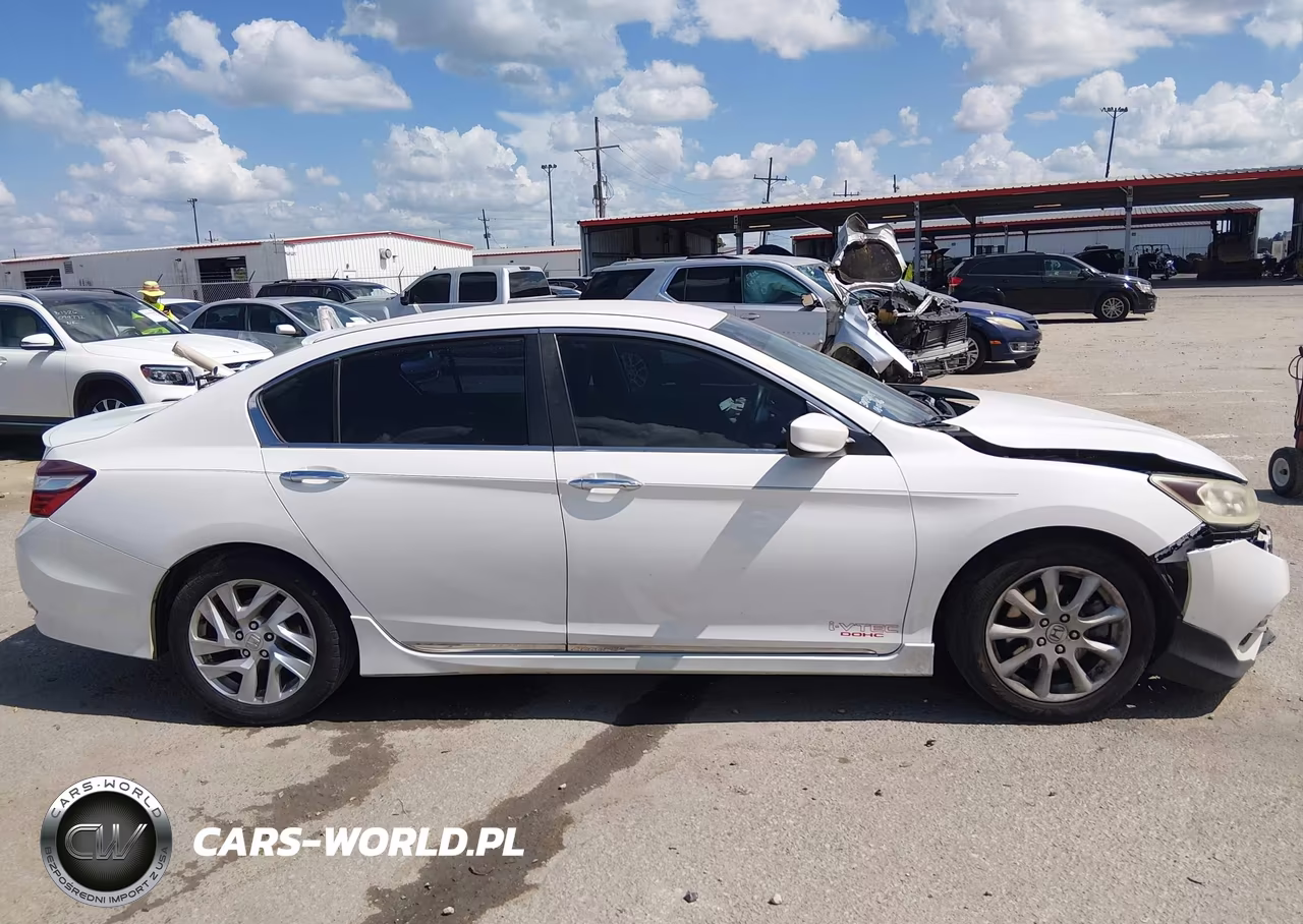 2016 Honda Accord Sport VIN:1HGCR2F50GA217359 - 13