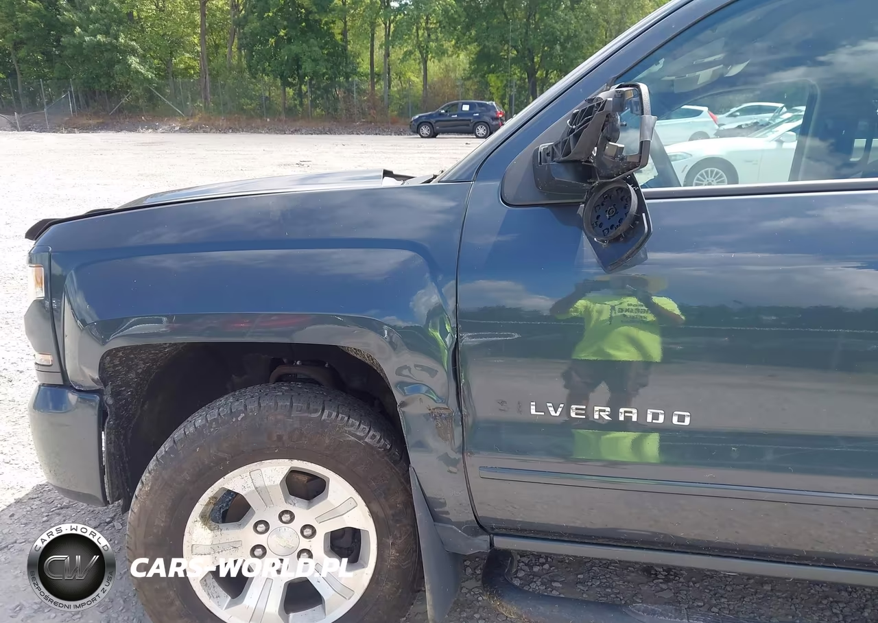 2017 Chevrolet Silverado 1500 Lt VIN:3GCUKREC9HG273898 - 6