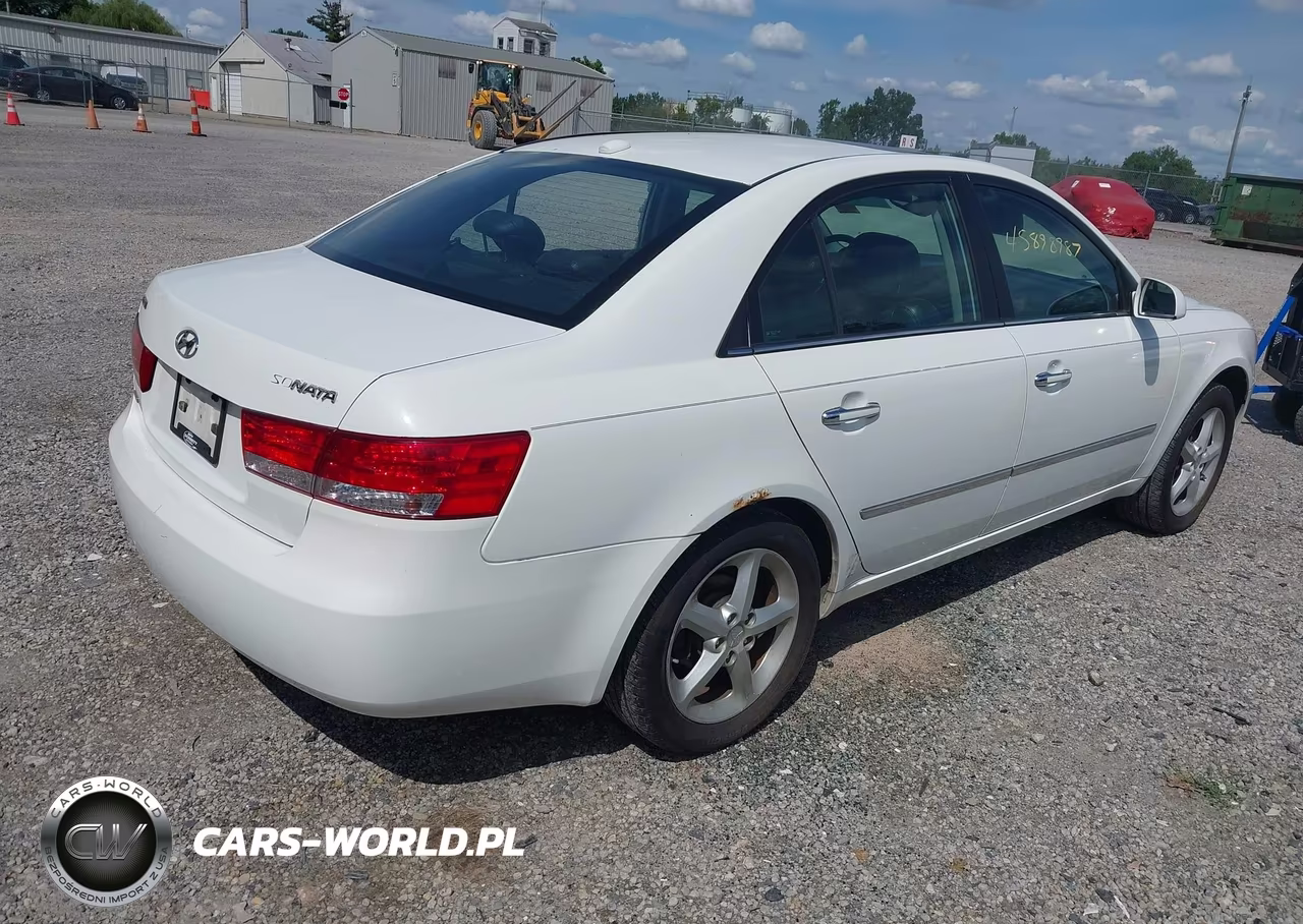 2008 Hyundai Sonata VIN:5NPEU46C88H310107 - 4