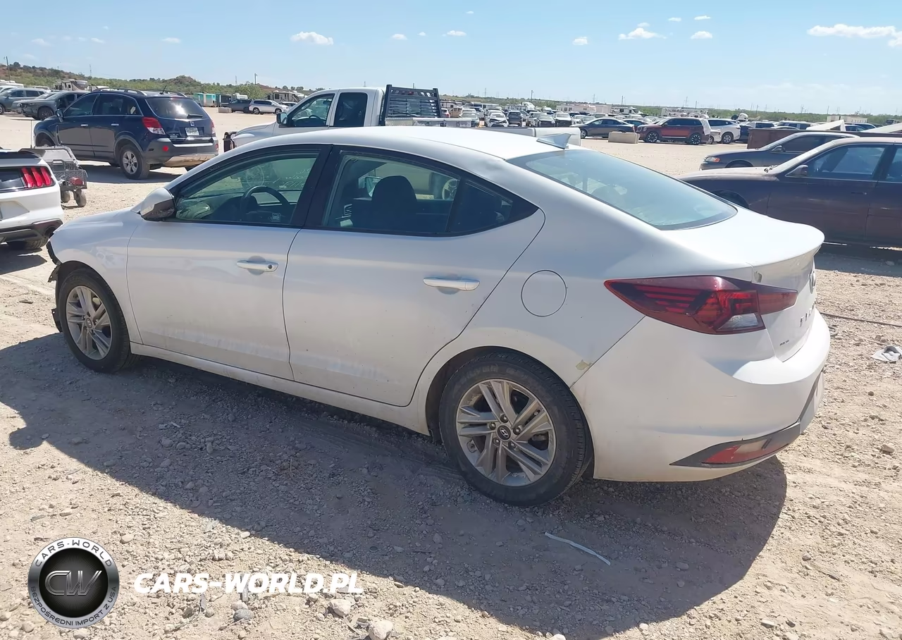 2020 Hyundai Elantra Sel VIN:5NPD84LF9LH522408 - 3