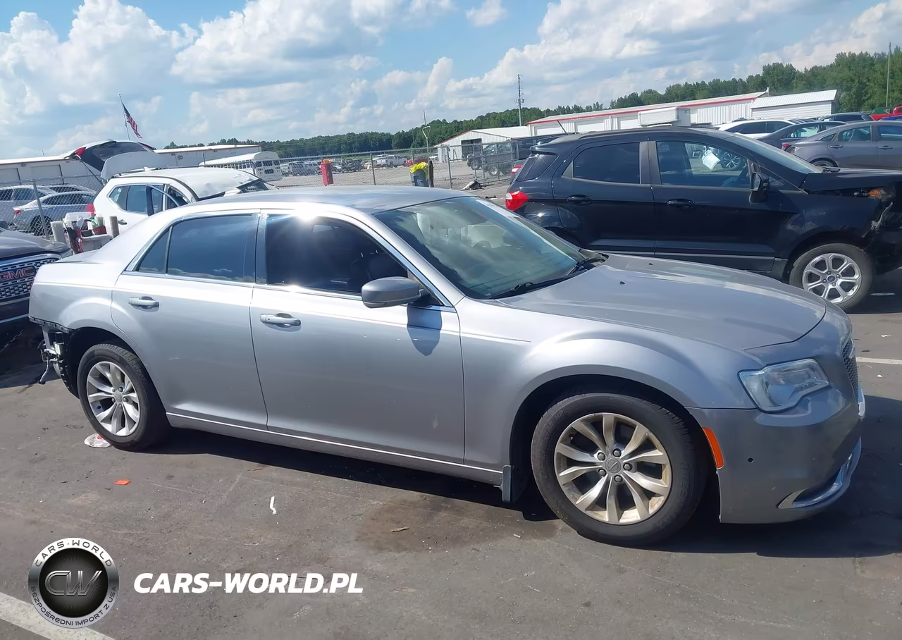 2015 Chrysler 300 Limited VIN:2C3CCAAG6FH780987 - 14