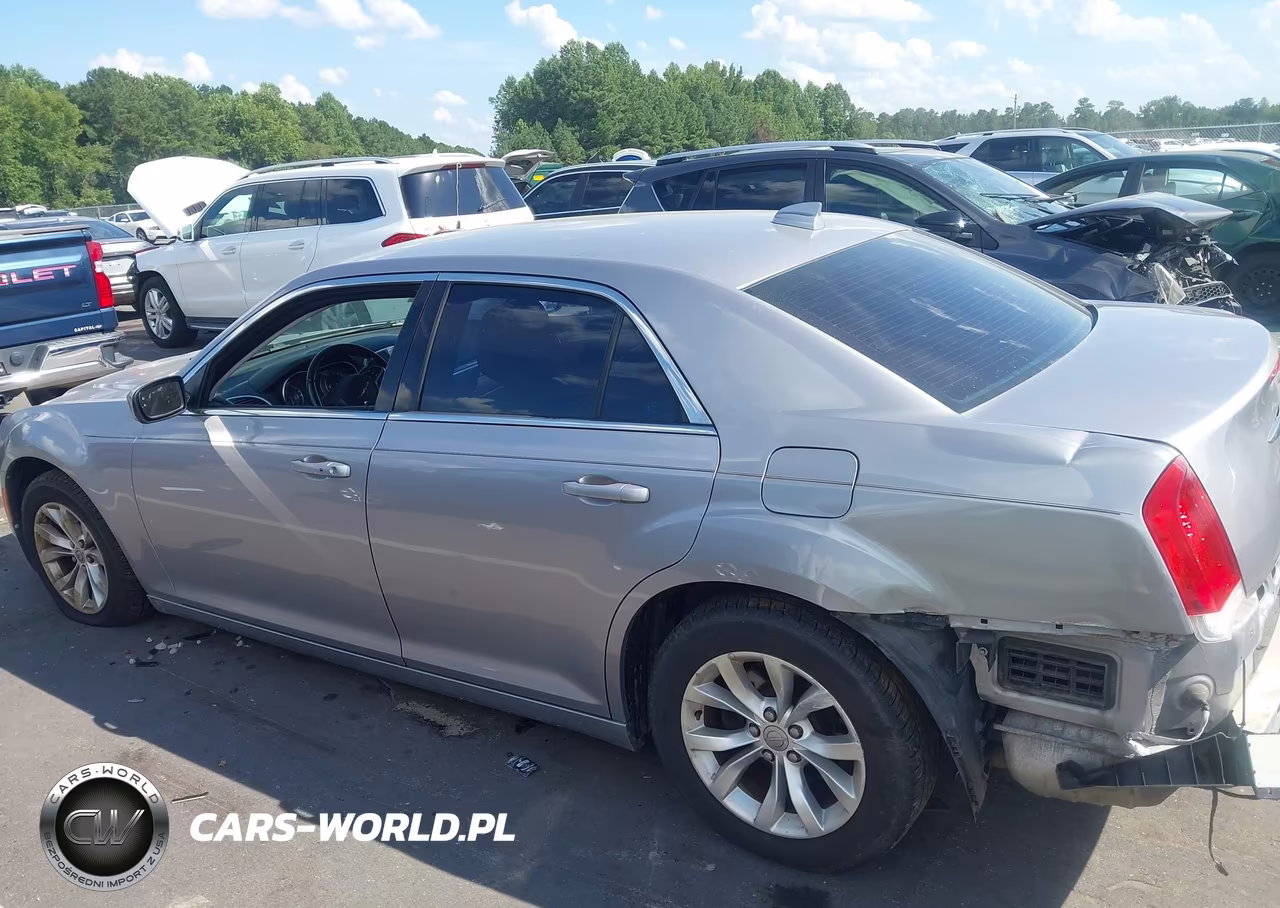 2015 Chrysler 300 Limited VIN:2C3CCAAG6FH780987 - 15