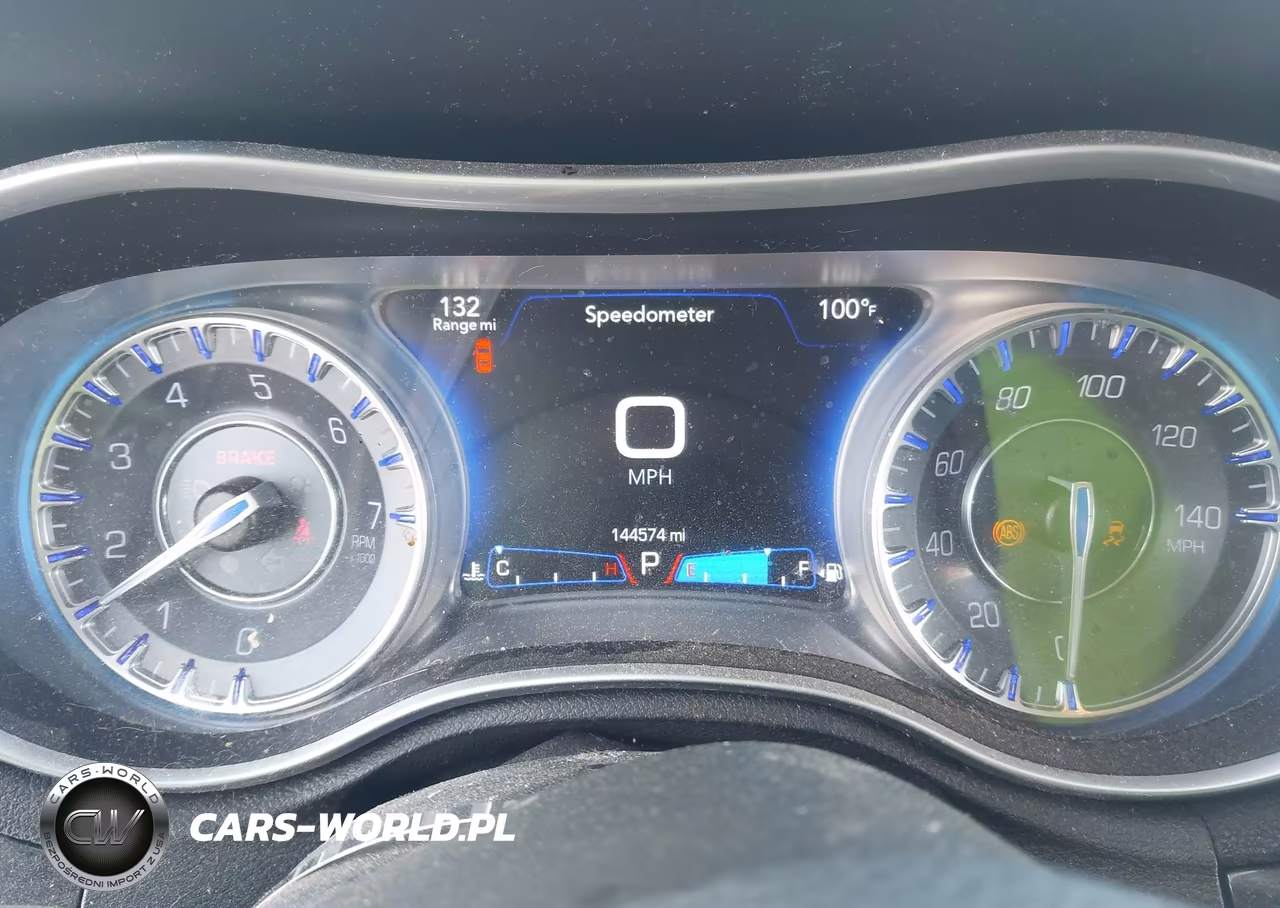 2015 Chrysler 300 Limited VIN:2C3CCAAG6FH780987 - 7