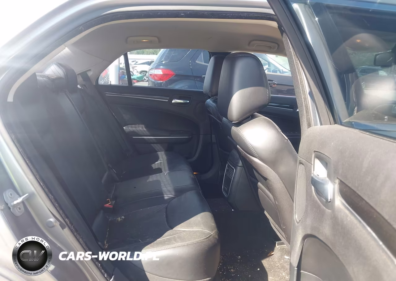 2015 Chrysler 300 Limited VIN:2C3CCAAG6FH780987 - 8