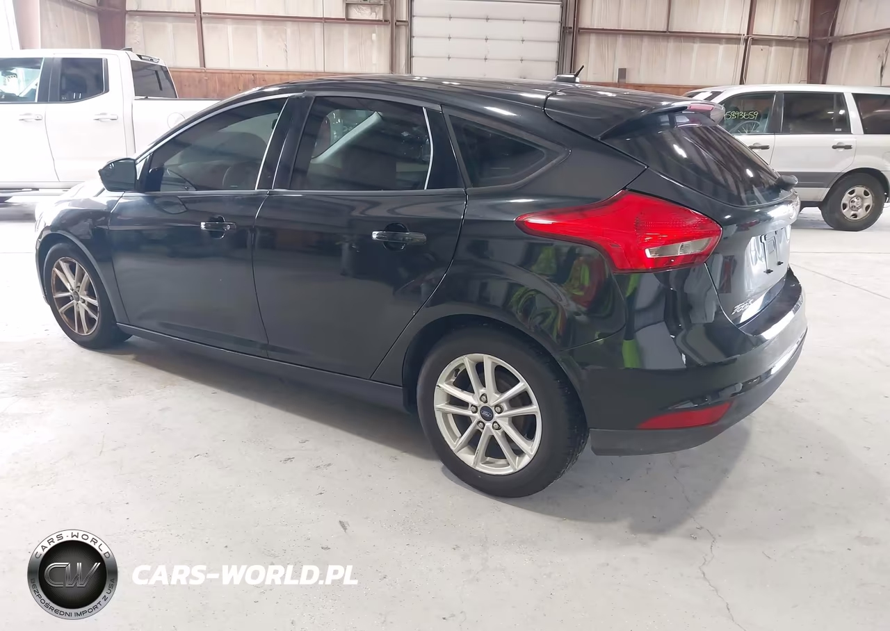 2015 Ford Focus Se VIN:1FADP3K22FL291322 - 3