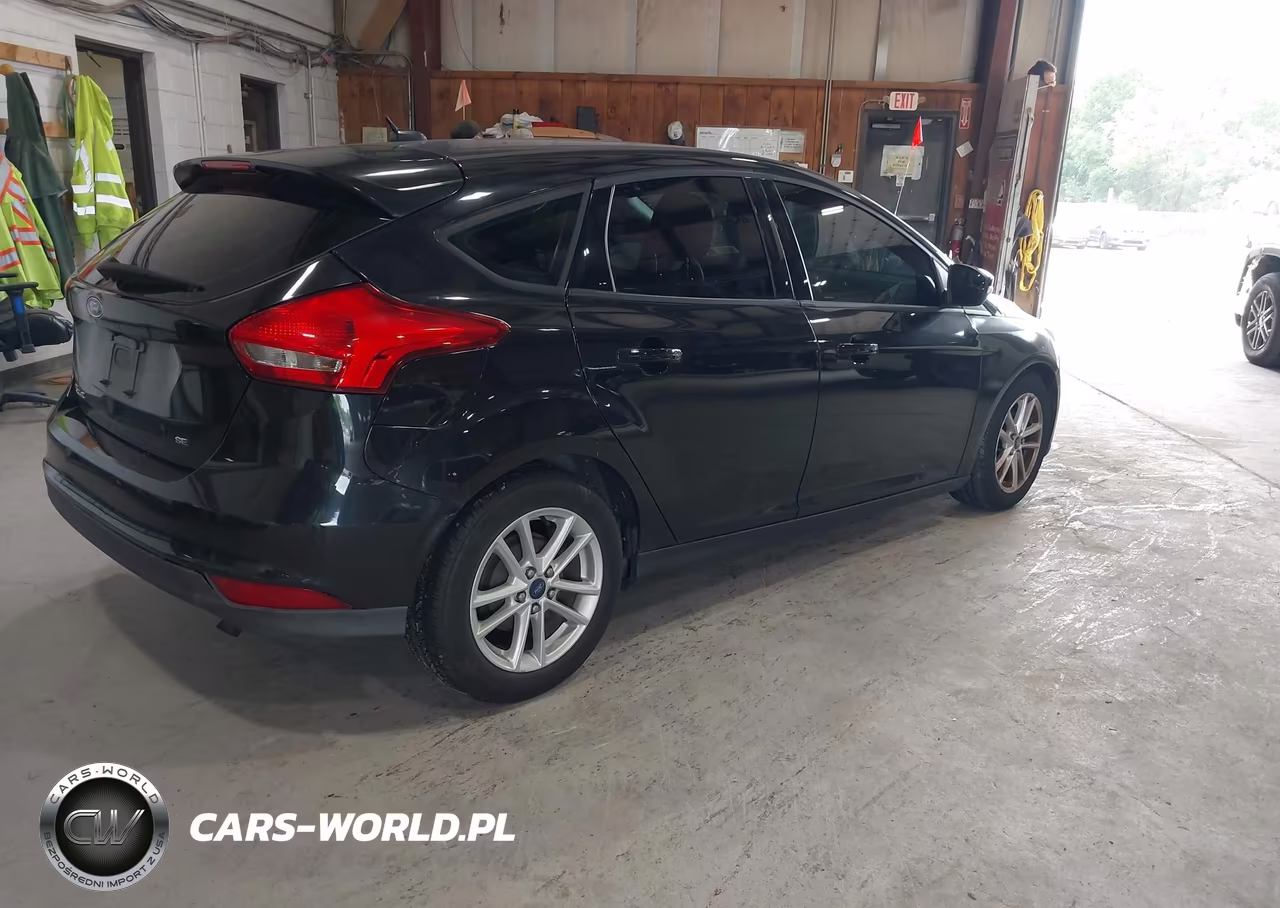 2015 Ford Focus Se VIN:1FADP3K22FL291322 - 4