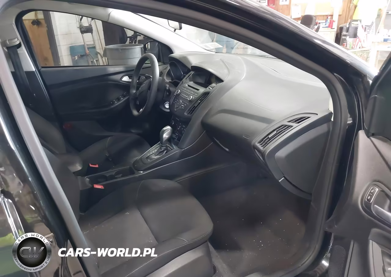 2015 Ford Focus Se VIN:1FADP3K22FL291322 - 5