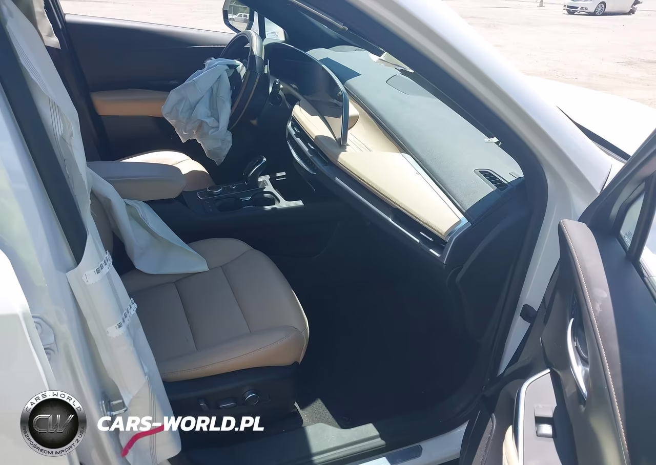 2025 Cadillac Xt4 Fwd Premium Luxury VIN:1GYFZCR4XSF104268 - 5