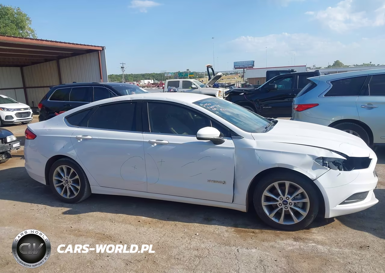 2017 Ford Fusion S Hybrid VIN:3FA6P0UU6HR126934 - 13